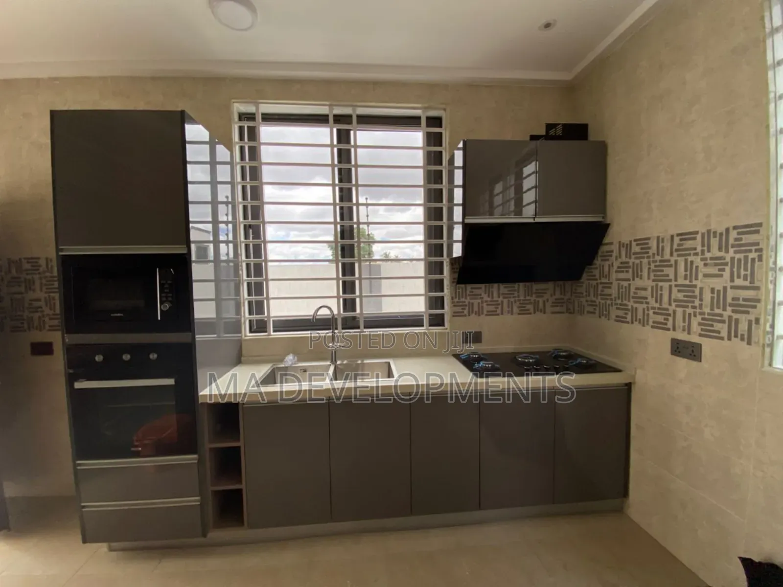 5bdrm Duplex in Ma Developments, CFC Estates for sale