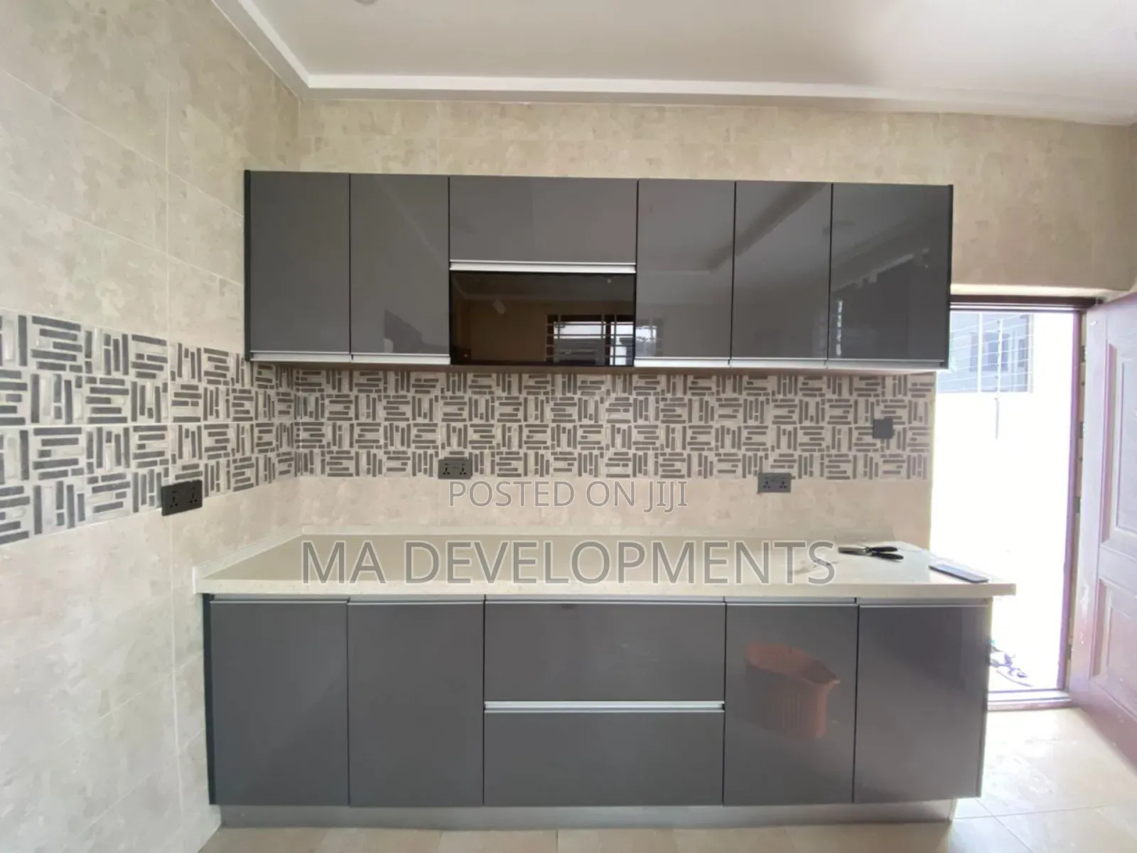 5bdrm Duplex in Ma Developments, CFC Estates for sale