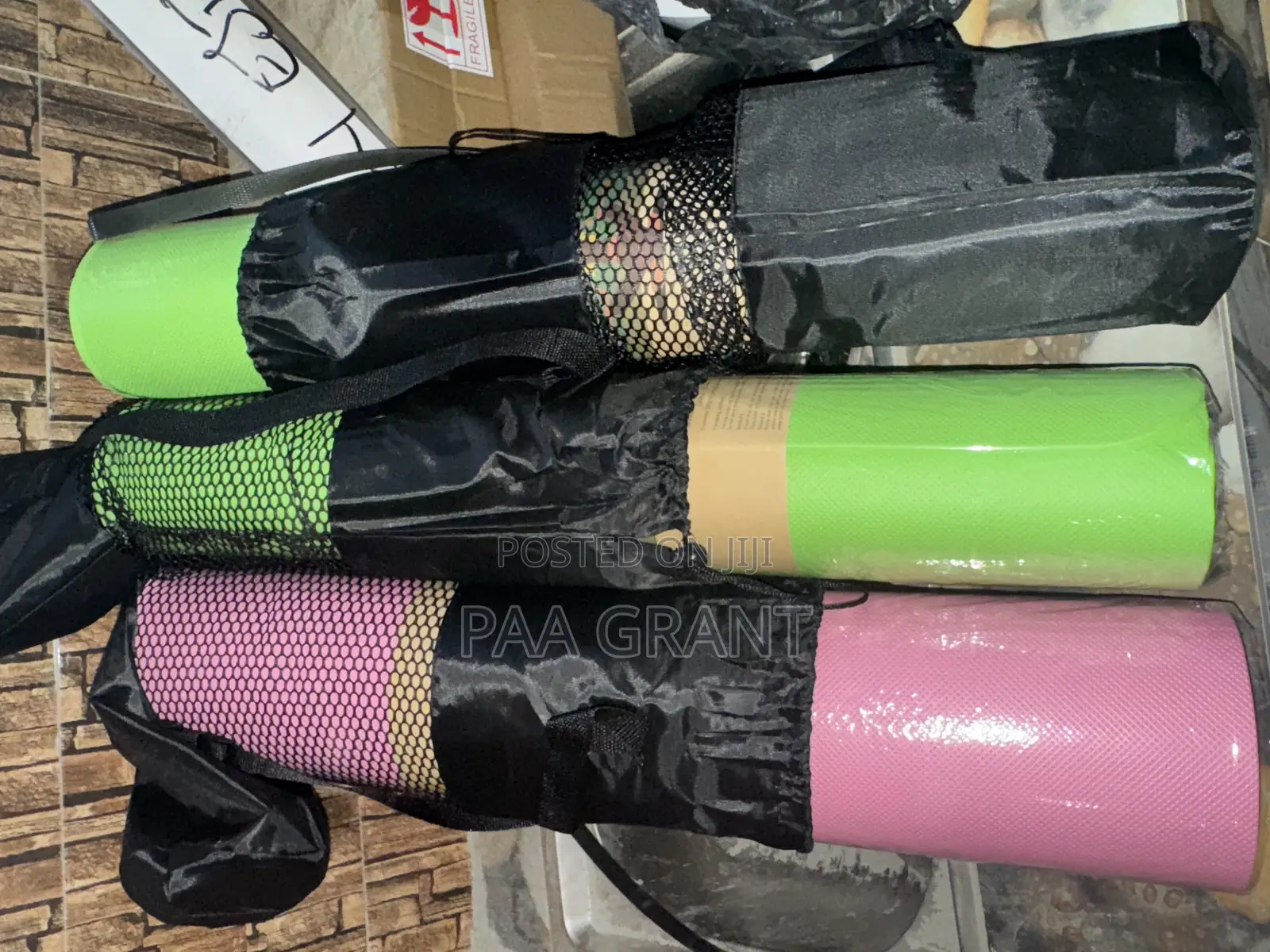 Stylish Modern Yoga Mats With Its Bag
