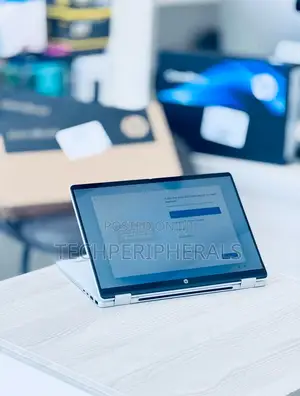 New Laptop HP OmniBook 5 14" 8GB Intel Core i5 SSD 512GB