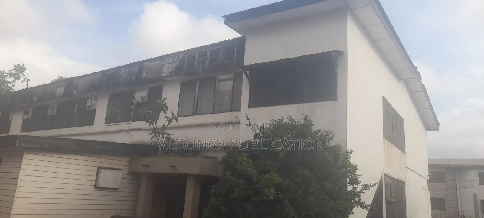 8bdrm Block of Flats in Accra Metropolitan for sale