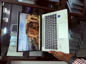 Laptop HP EliteBook 830 G8 16GB Intel Core i7 SSD 512GB