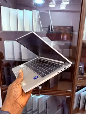 Laptop HP EliteBook 830 G8 16GB Intel Core i7 SSD 512GB