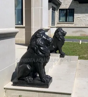 Ultra Classic Modern Lion Statue