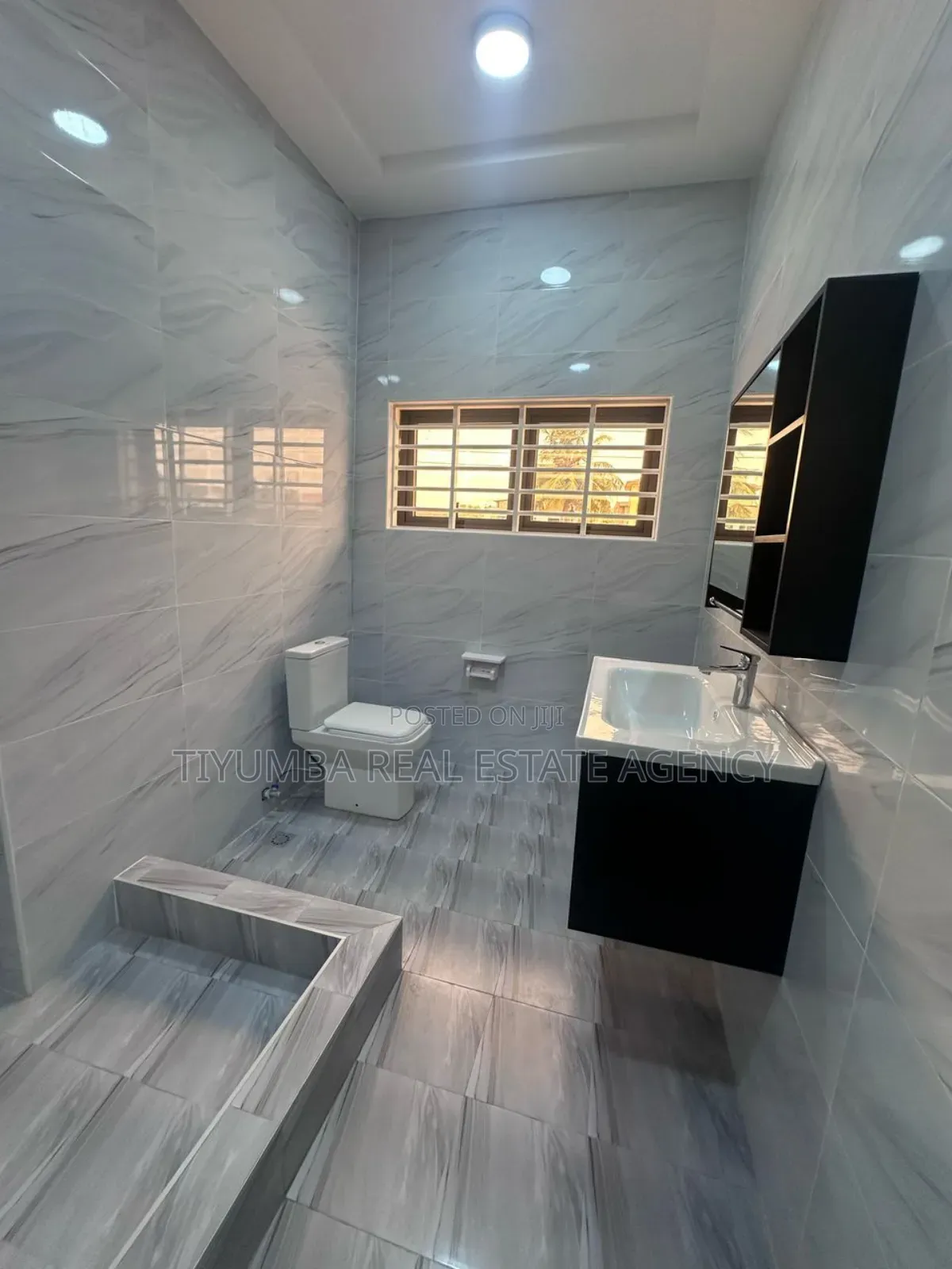 4bdrm Duplex in Tiyumba Agency., Haatso for sale