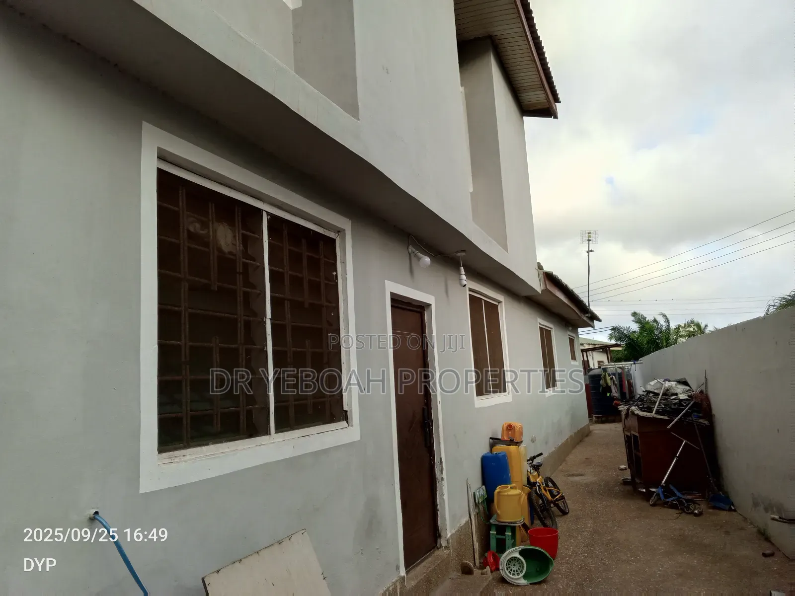 4bdrm Duplex in Spintex Hydrofone:- for sale