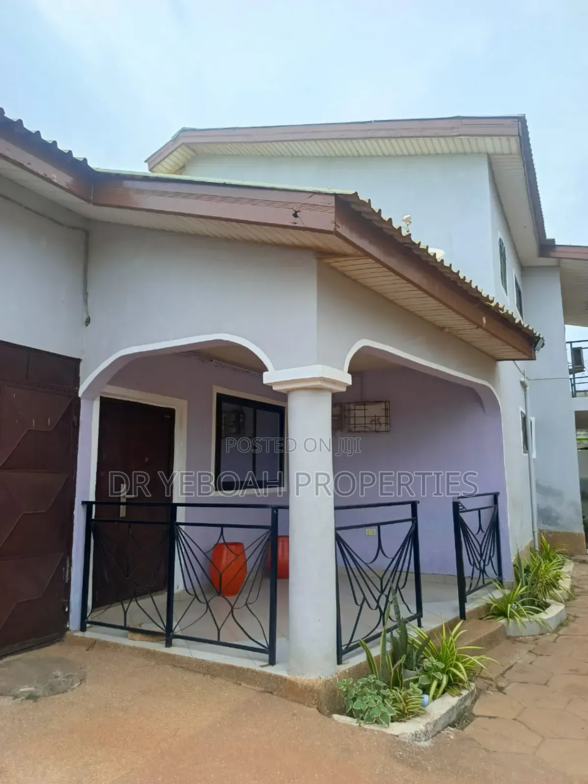 4bdrm Duplex in Spintex Hydrofone:- for sale