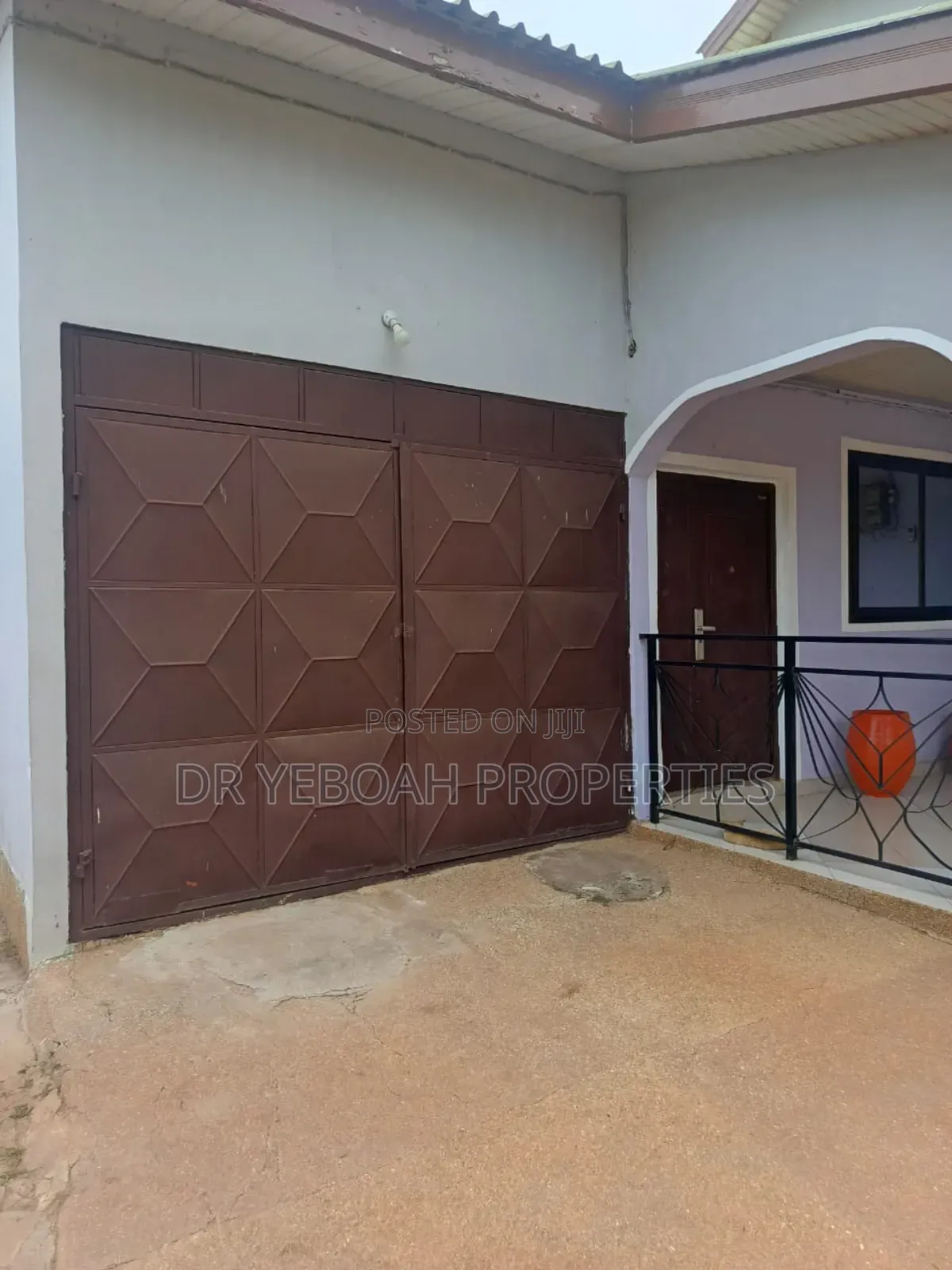 4bdrm Duplex in Spintex Hydrofone:- for sale