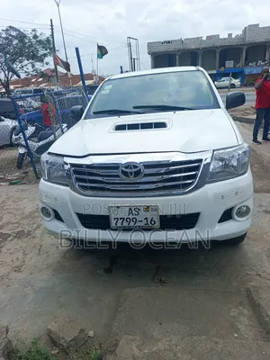Toyota Hilux 2010 White