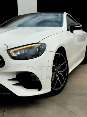 Mercedes-Benz E400 2022 White