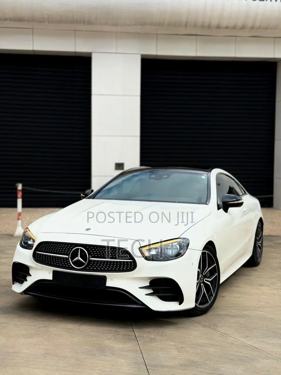 Mercedes-Benz E400 2022 White