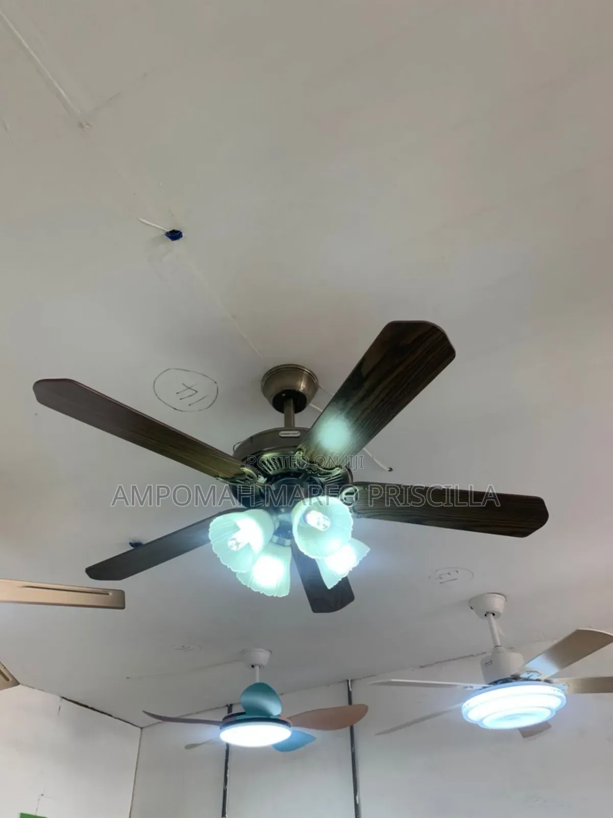 Ceiling Fan With Bulb And Remote Control