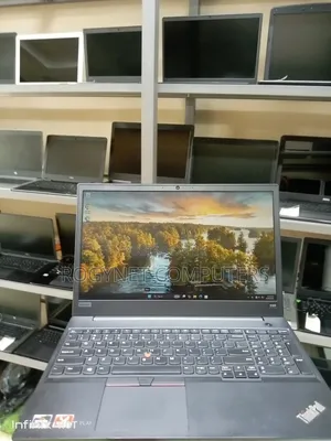 Laptop Lenovo ThinkPad E585 8GB AMD Ryzen 5 SSD 256GB