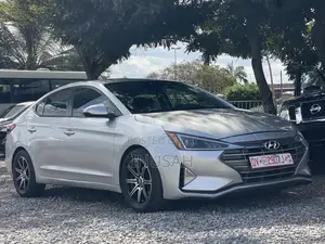 Hyundai Elantra Limited 2019 Silver