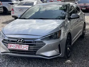 Hyundai Elantra Limited 2019 Silver