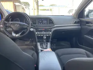 Hyundai Elantra Limited 2019 Silver
