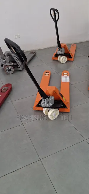 2500kg to 5000kg Pallet Truck