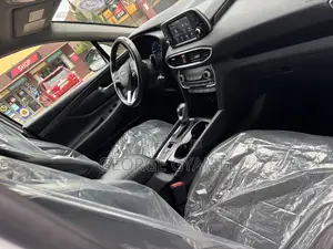 Hyundai Santa Fe SE 2.4 AWD 2019 White
