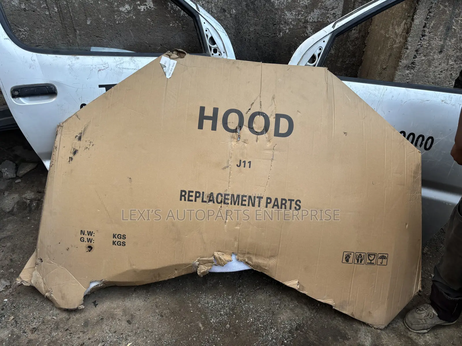 Nissan Rogue Sports/ Qashqai 2018-2020 Hoods Available