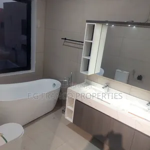 5bdrm House in Kg Franco Properties, Airport Residential Area for sale