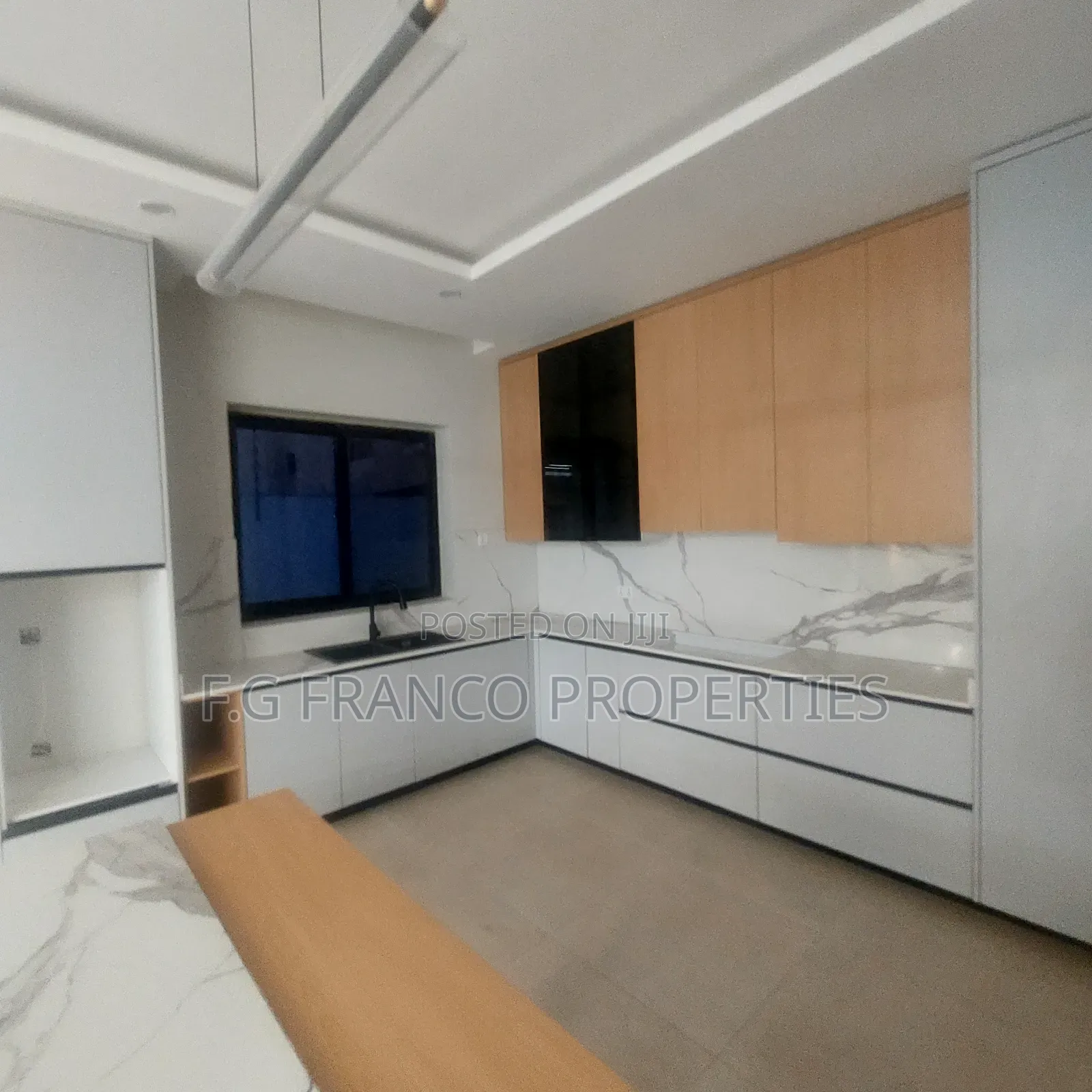 5bdrm House in Kg Franco Properties, Airport Residential Area for sale