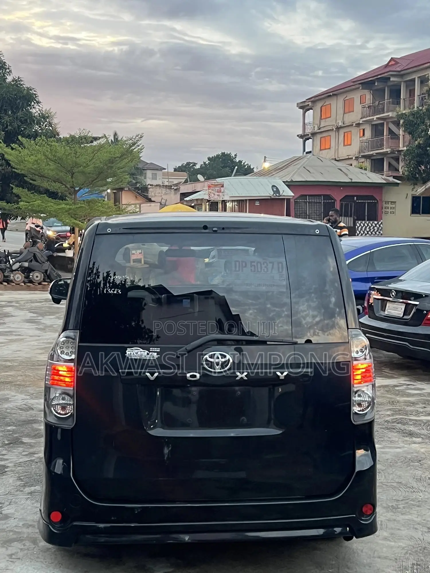 Toyota Voxy 2013 Black