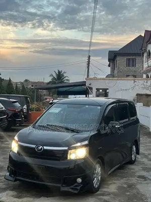 Toyota Voxy 2013 Black
