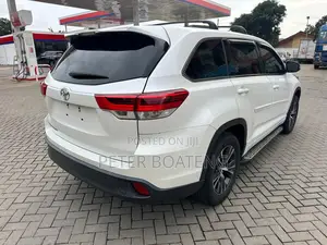 Toyota Highlander LE 4x2 (2.7L 4cyl 6A) 2018 White