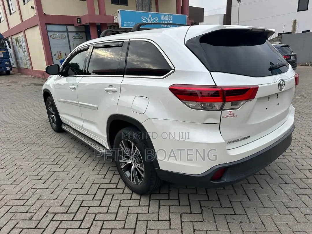 Toyota Highlander LE 4x2 (2.7L 4cyl 6A) 2018 White