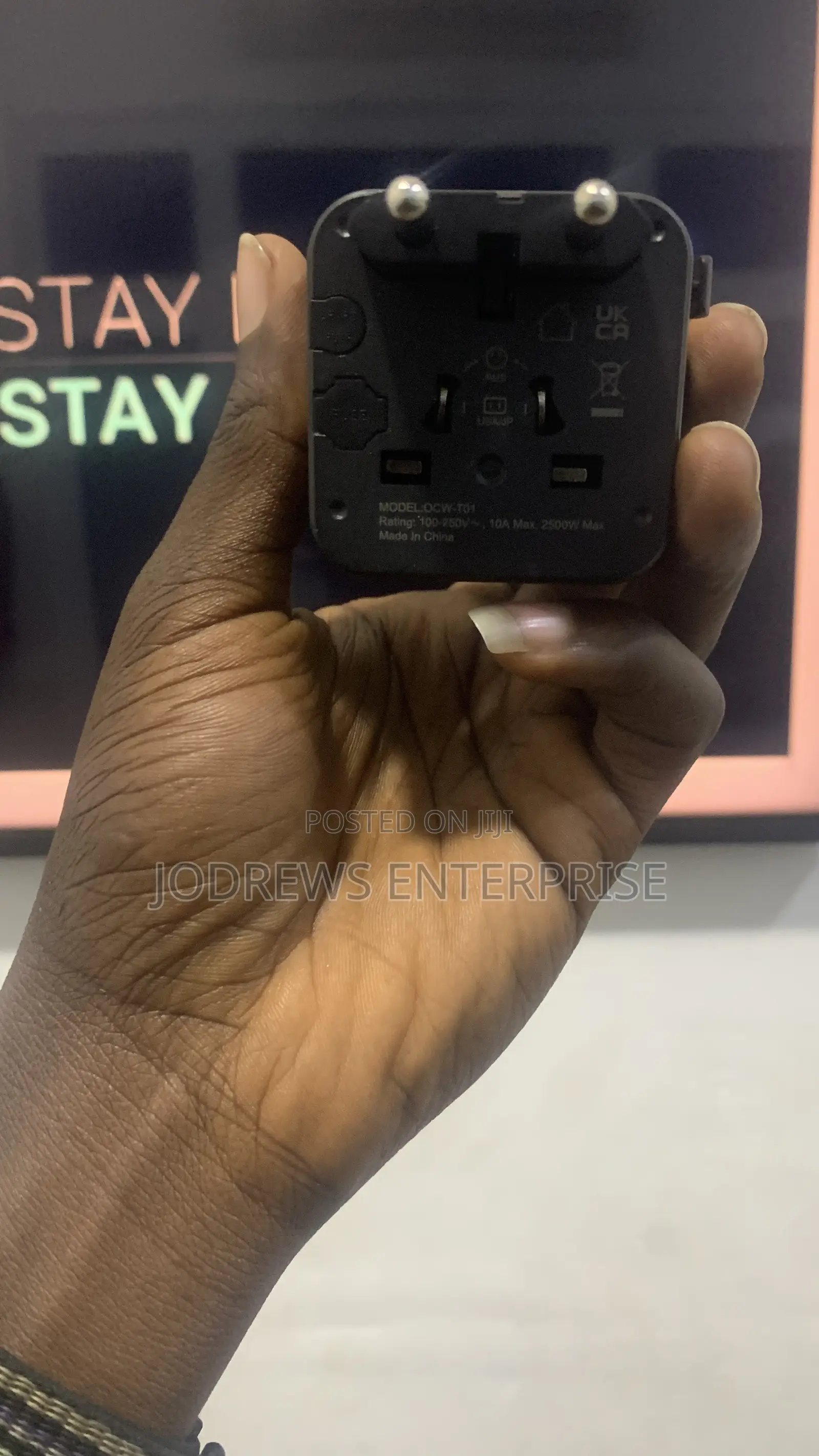 Oraimo Poweromni 251 2500w Multi-plug Travel Converter