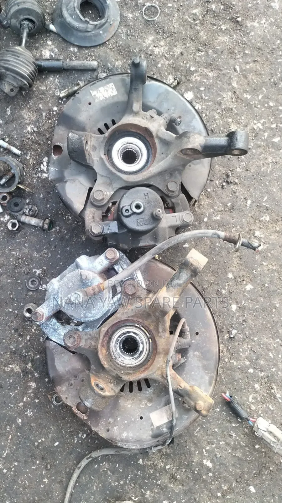 Toyota Sienta Front Hubs
