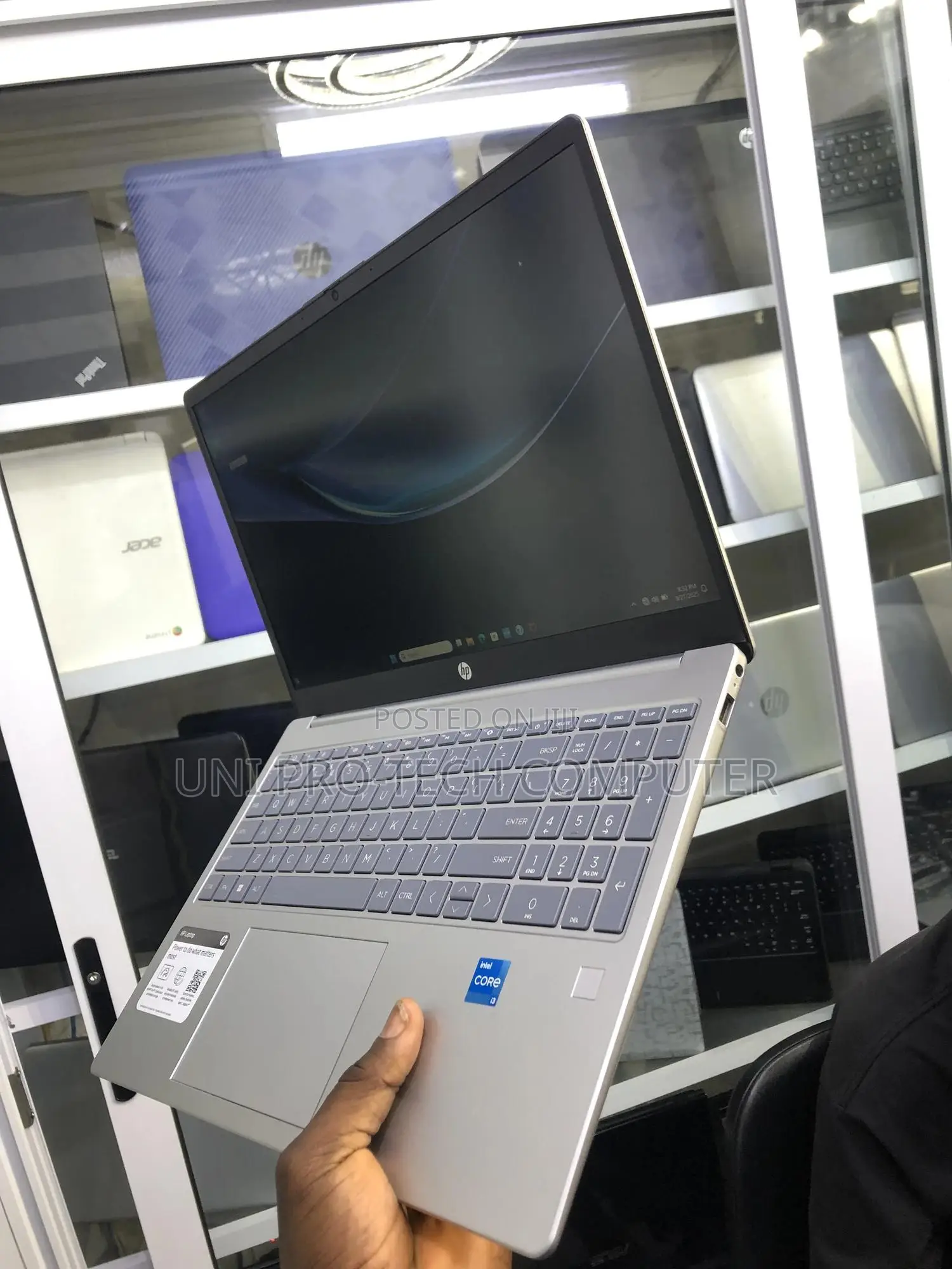 Laptop HP 15-Da2933nia 8GB Intel Core I3 SSD 256GB