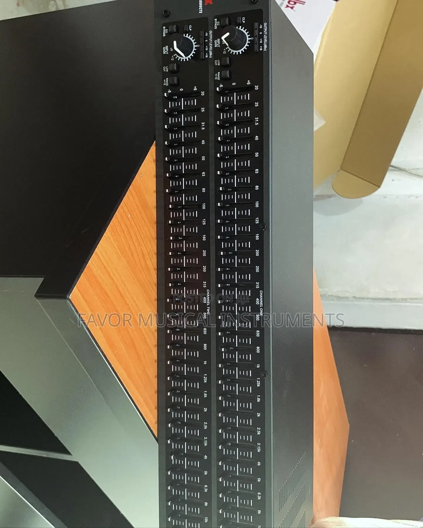 DBX Double Equalizer
