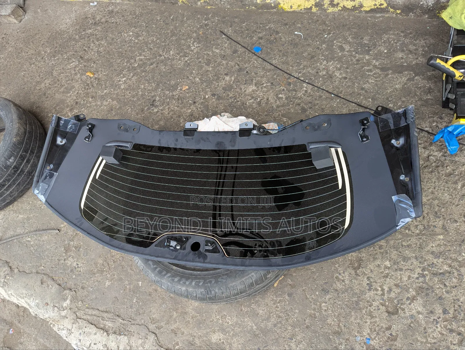 Toyota Highlander Back Glass