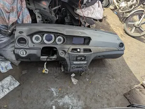 Mercedes Benz W204 C250 2008,2009,2010,2011,2012,2013,2014 Dashboard