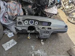 Mercedes Benz W204 C250 2008,2009,2010,2011,2012,2013,2014 Dashboard