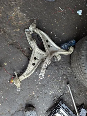 W204 Mercedes Benz C250 2008,2009,2010,2011,2012,2013,2014 Lower Arm