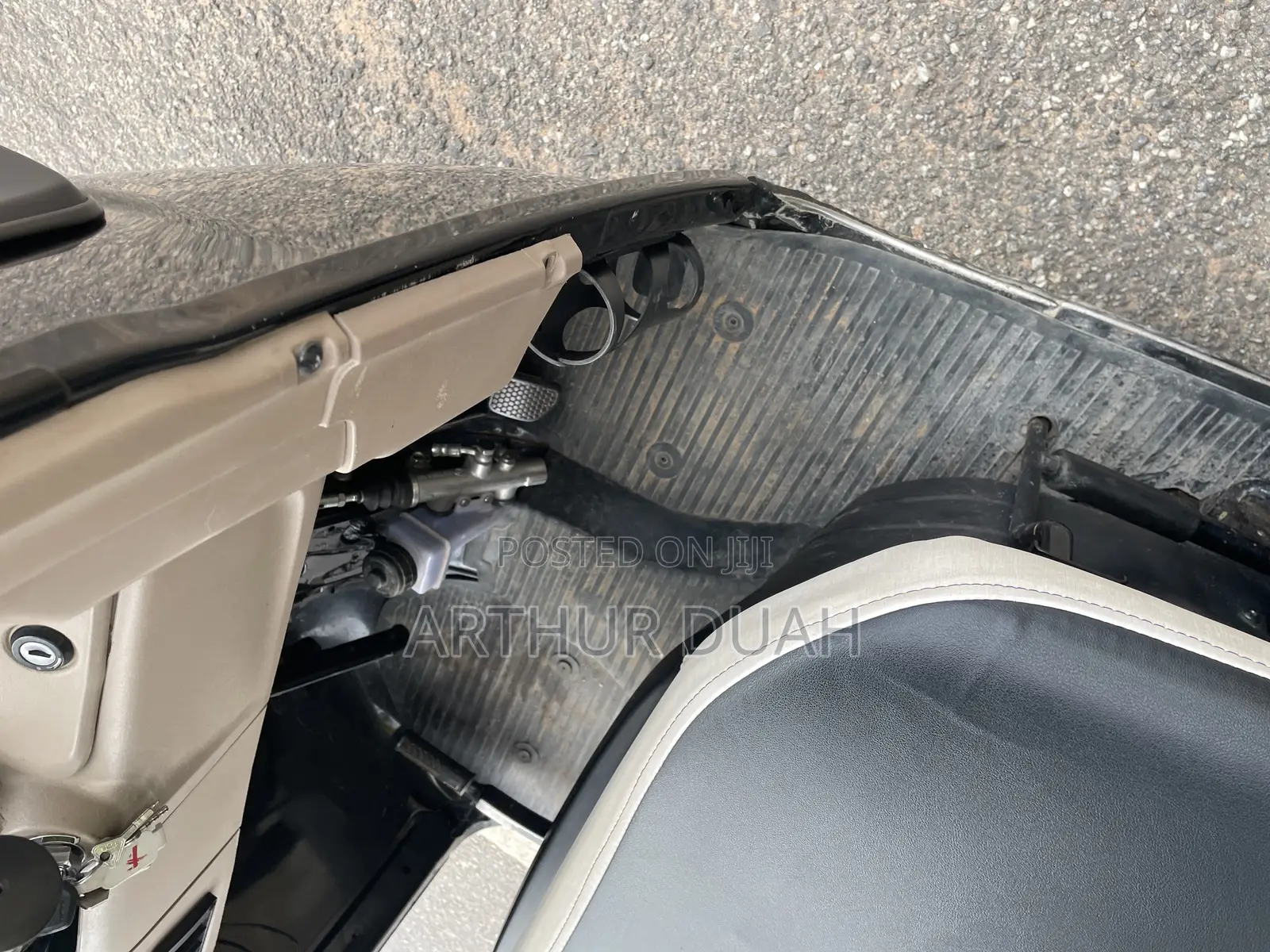 Bajaj RE 2025 Black