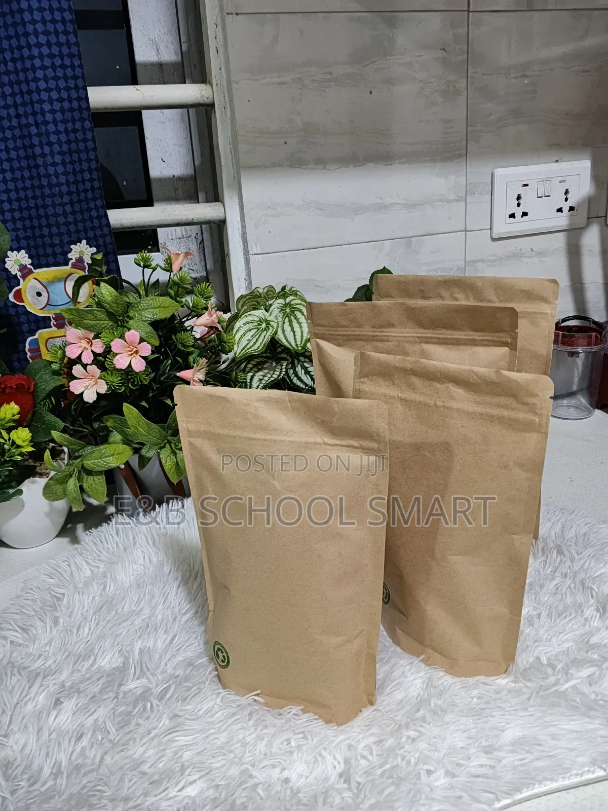 Pouch Packaging Ziploc Bags Available for Sale