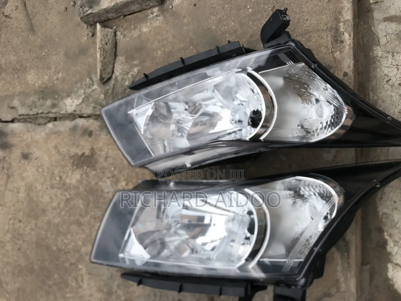 Chevrolet Cruze 2012 Headlight Neat Available