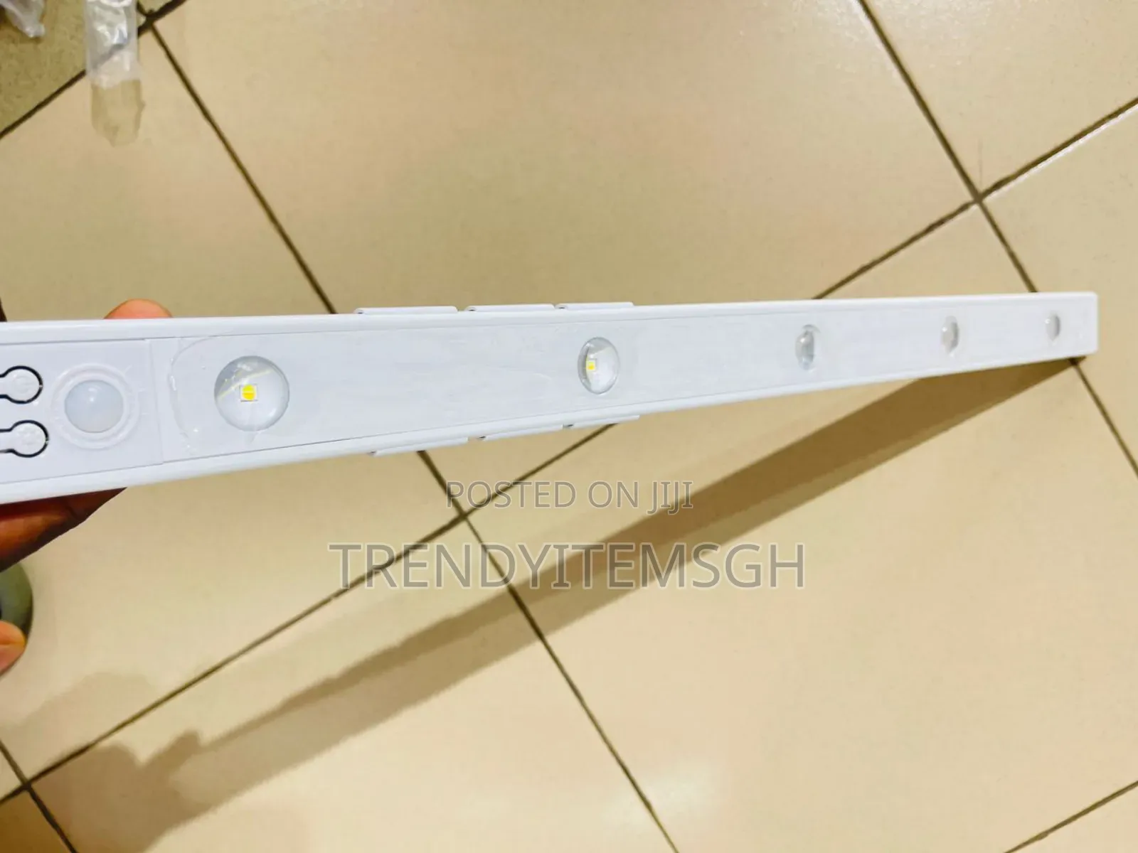 80cm Rechargeable Motion Sensor 3 Color Wardrobe Cabinet Light