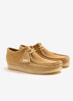 Clarks Wallabees Low Boots in Different Colours , Swipe>