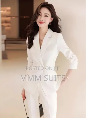 Quality Ladies 2-Piece Double-Breasted White Suit