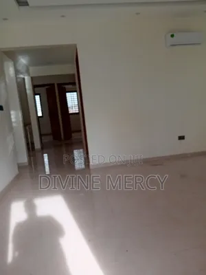 5bdrm Duplex in West Hill Axis, Awutu Senya East Municipal for sale