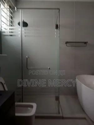 5bdrm Duplex in West Hill Axis, Awutu Senya East Municipal for sale
