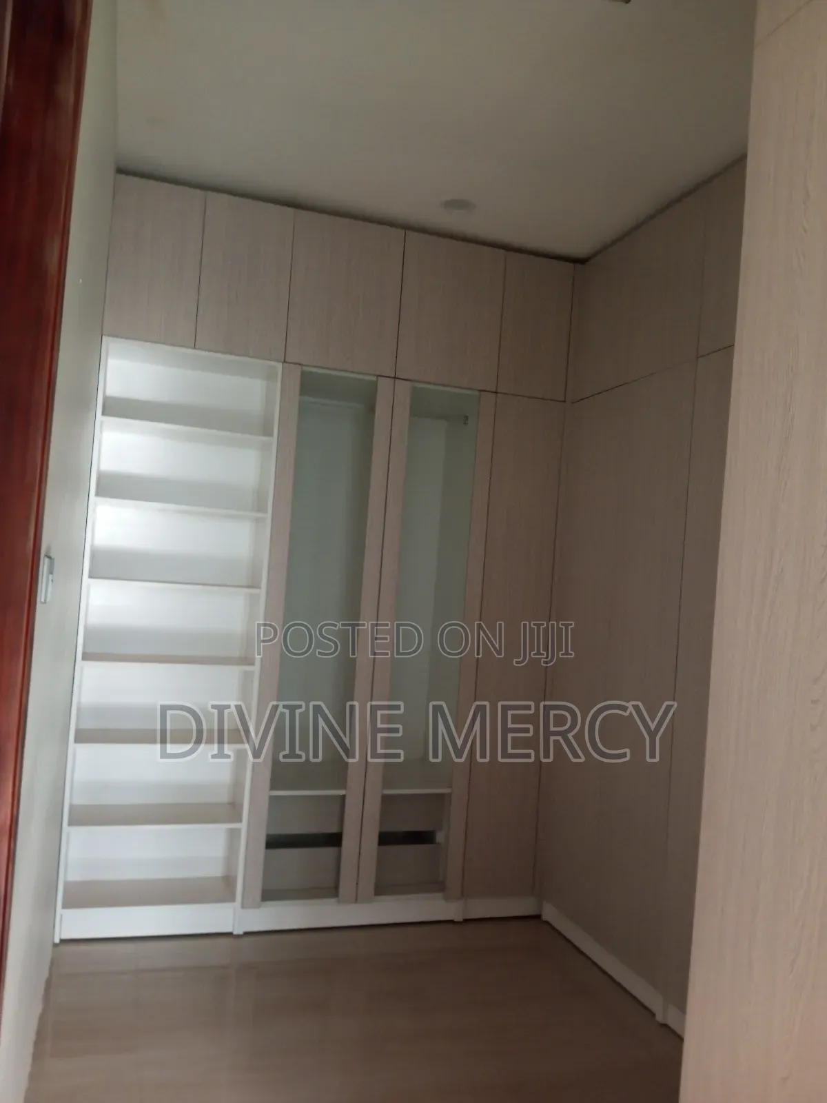 5bdrm Duplex in West Hill Axis, Awutu Senya East Municipal for sale