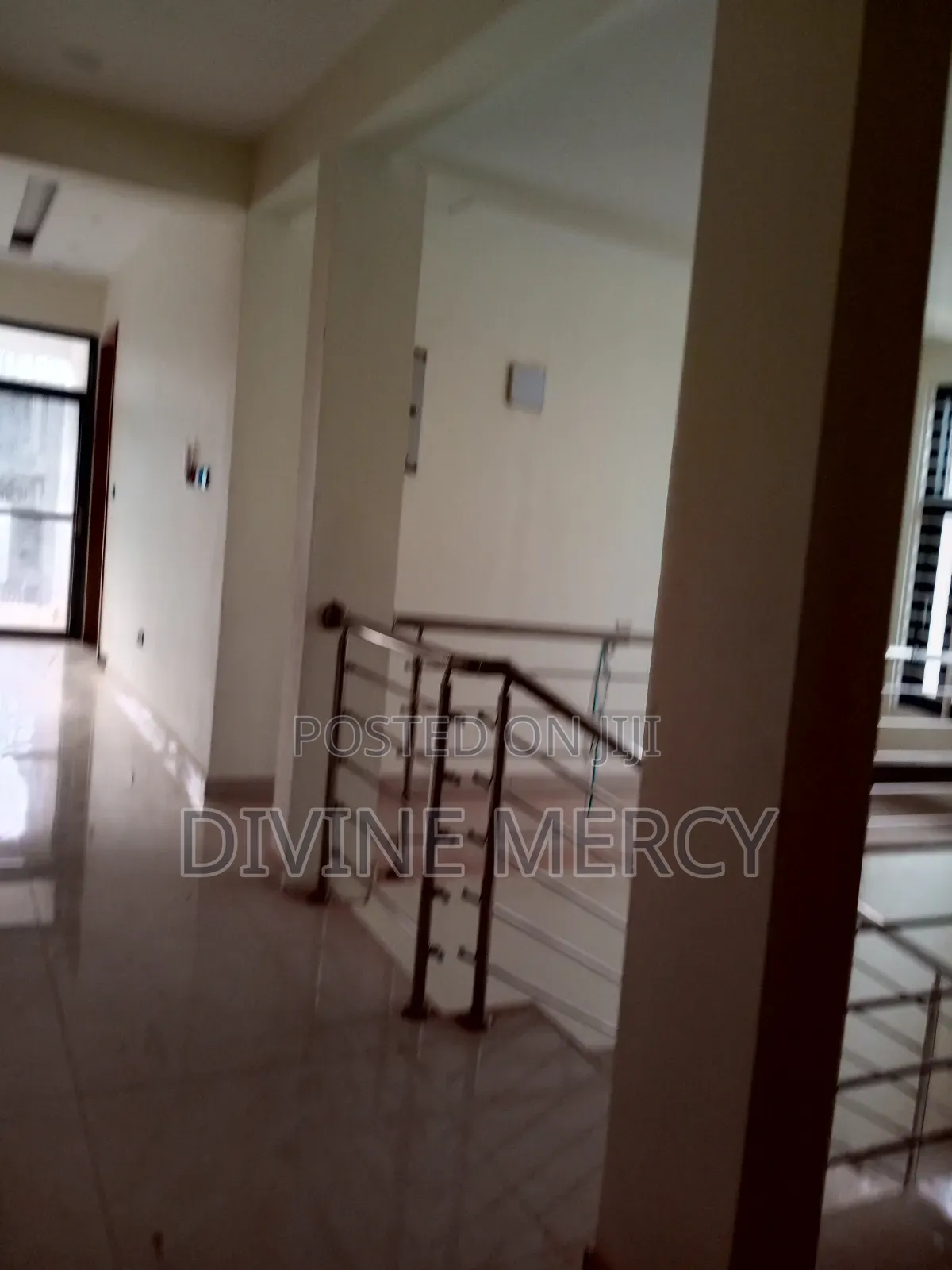 5bdrm Duplex in West Hill Axis, Awutu Senya East Municipal for sale