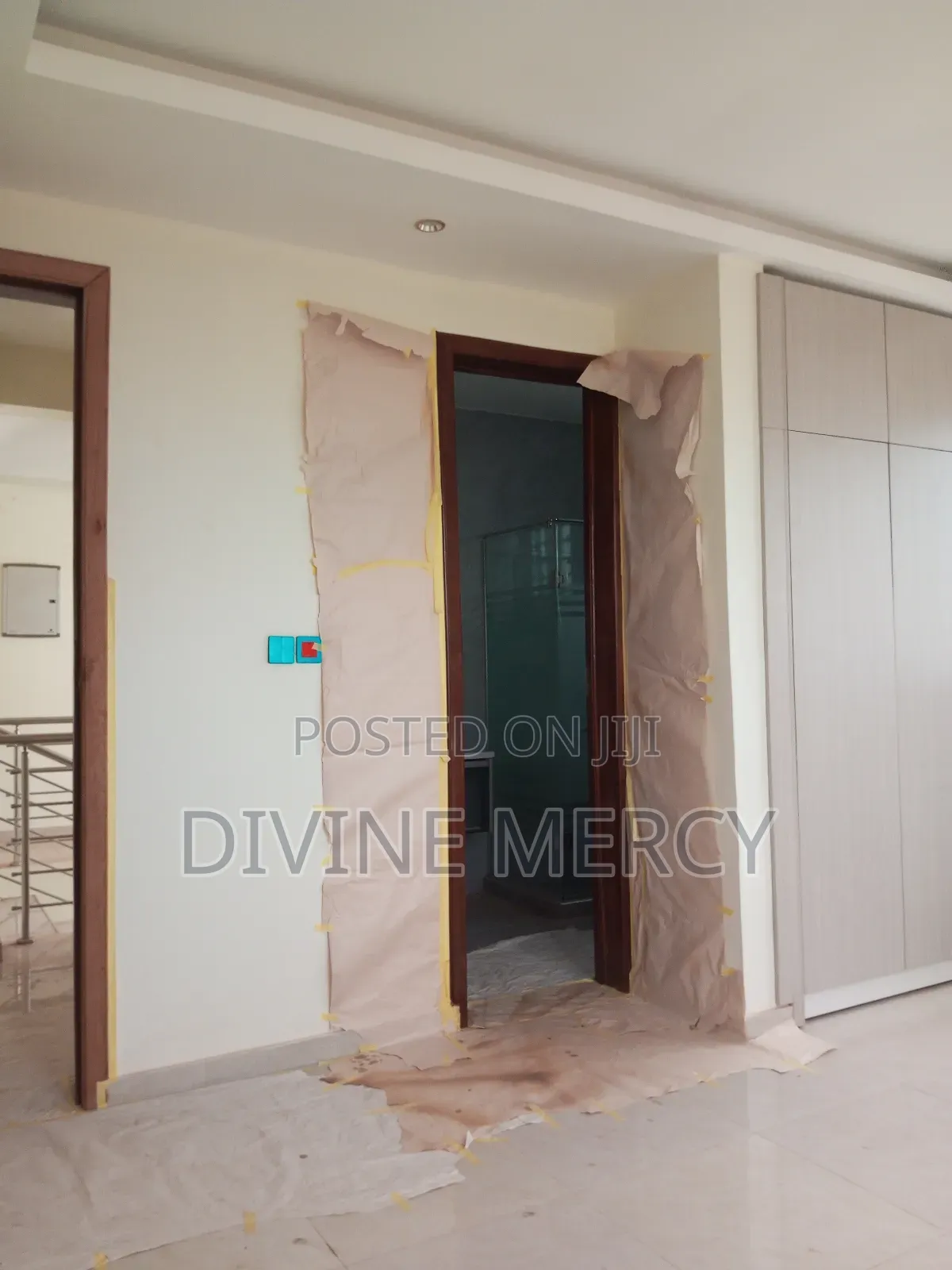 5bdrm Duplex in West Hill Axis, Awutu Senya East Municipal for sale