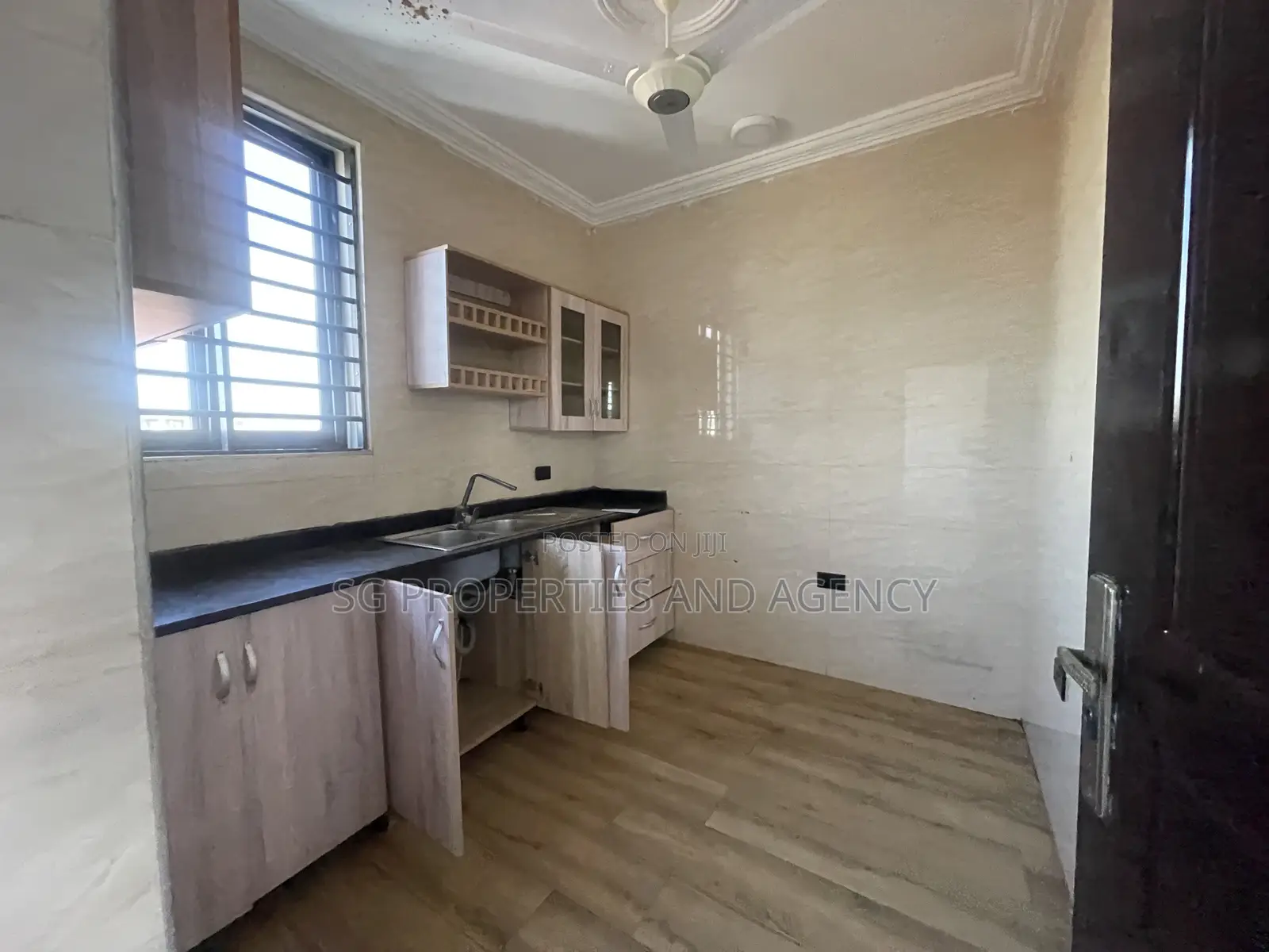 2bdrm Apartment in Tseaddo, Accra Metropolitan for rent