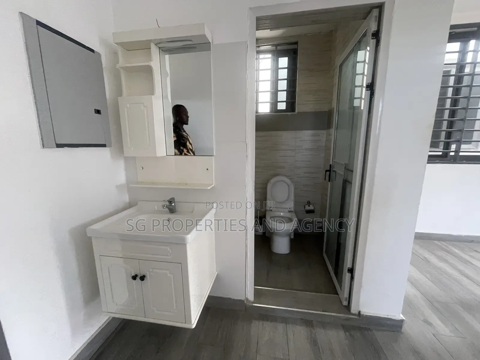 2bdrm Apartment in Tseaddo, Accra Metropolitan for rent